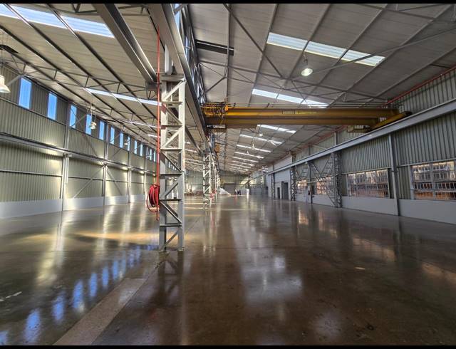 3,442M² WAREHOUSE TO LET IN DENVER
